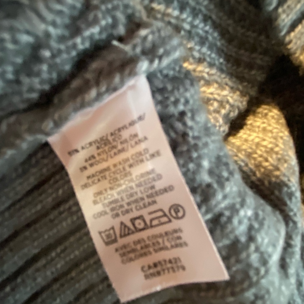 Sweater - Picture 3 of 3
